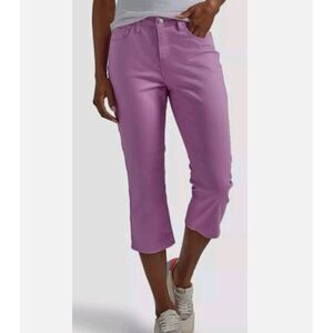 Lee Women’s Capri Pants Size 10 Pansy Purple Mid Rise Stretch Cotton Blend NWT